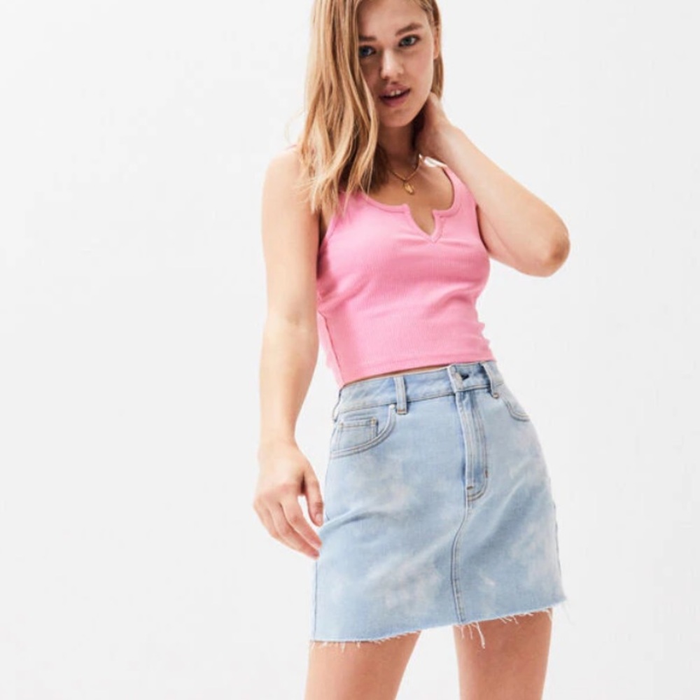 NEW LIGHT-WASHED DENIM SKIRT